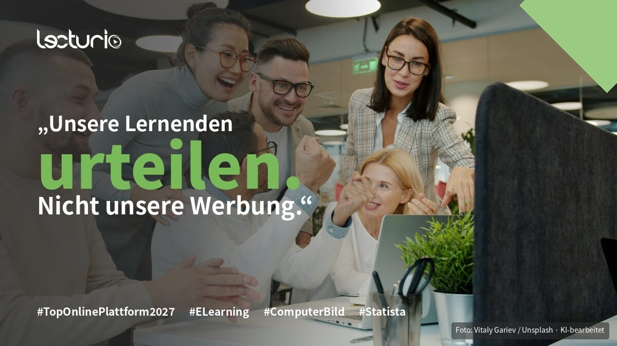 Fünf Personen jubeln vor einem Laptop im Büro, dazu das Zitat „Unsere Lernenden urteilen. Nicht unsere Werbung.” und das Lecturio-Logo